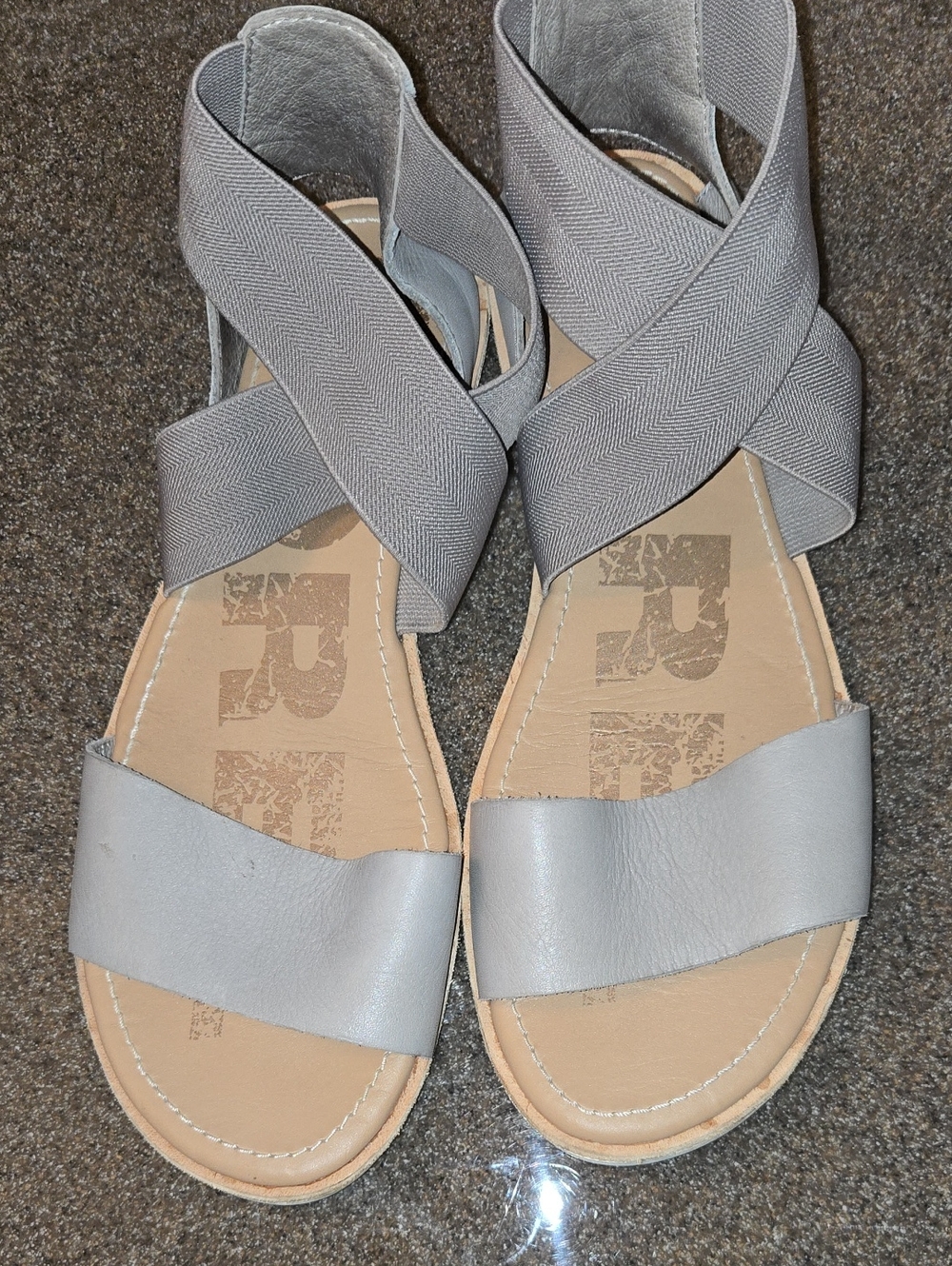 Sorel Light Gray Crisscross Elastic Strap Sandals